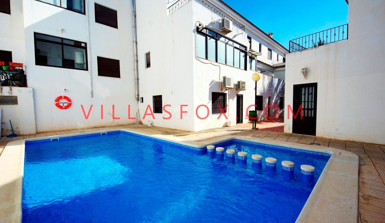 10251658661175ElPradoIIIswimmingpoolSanMigueldeSalinas