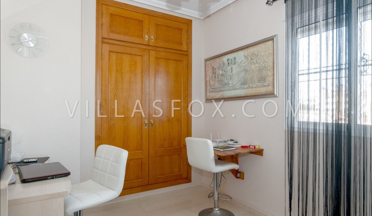 1108_1108_1_10_san_miguel_de_salinas_detached_villa_in_lomas_de_cabo_roig_by_villas_fox_best_estate_agents_