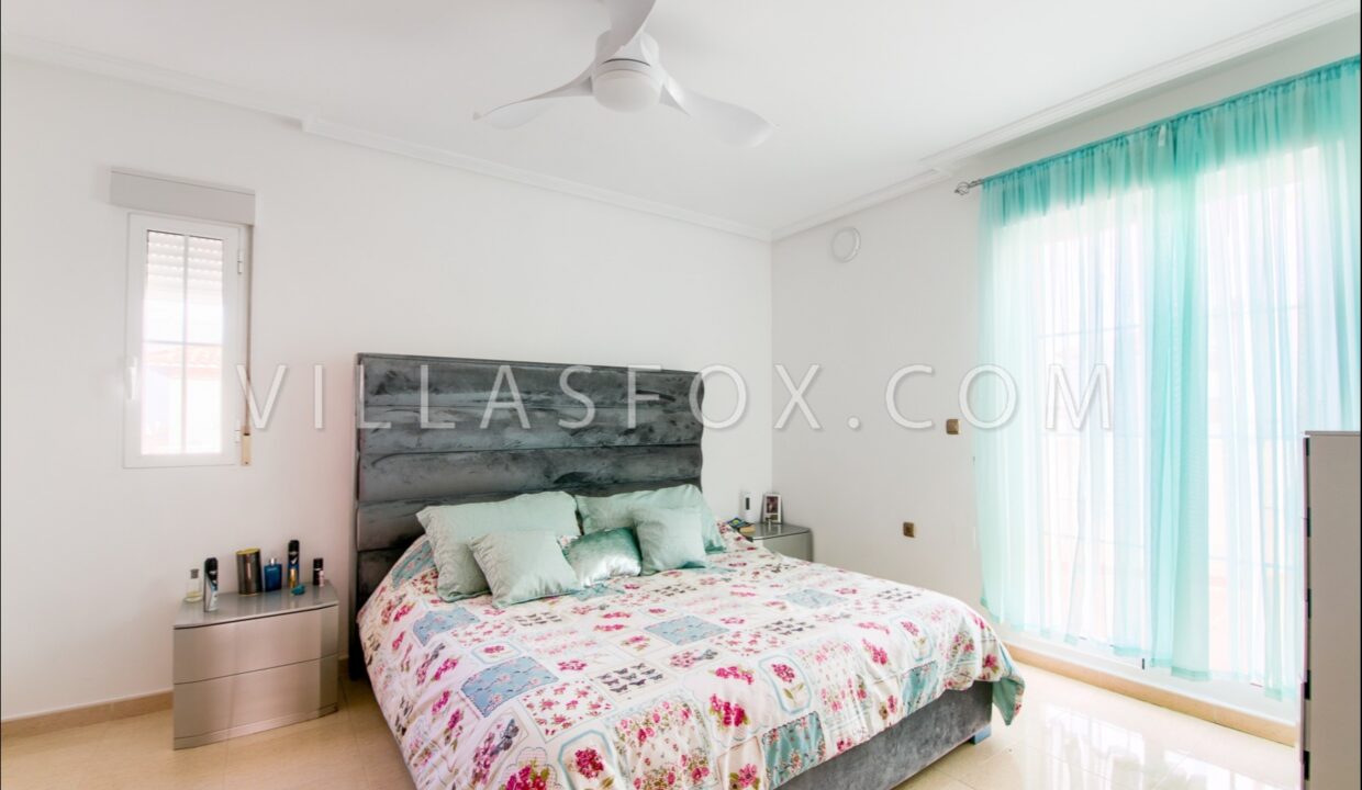 1108_1108_1_18_san_miguel_de_salinas_detached_villa_in_lomas_de_cabo_roig_by_villas_fox_best_estate_agents_