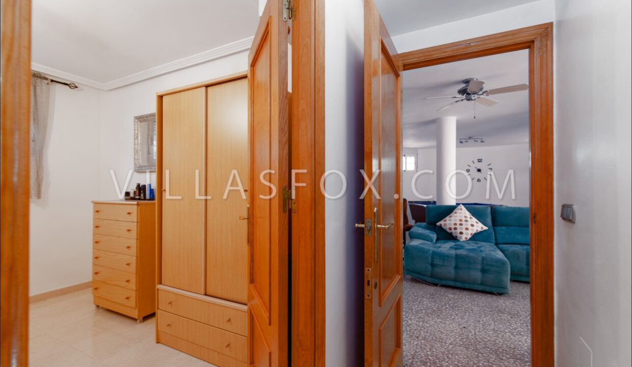 1108_1108_1_25_san_miguel_de_salinas_detached_villa_in_lomas_de_cabo_roig_by_villas_fox_best_estate_agents_