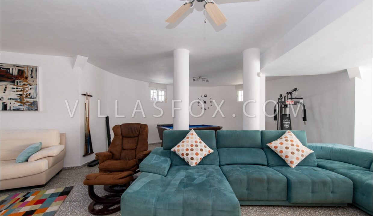 1108_1108_1_26_san_miguel_de_salinas_detached_villa_in_lomas_de_cabo_roig_by_villas_fox_best_estate_agents_