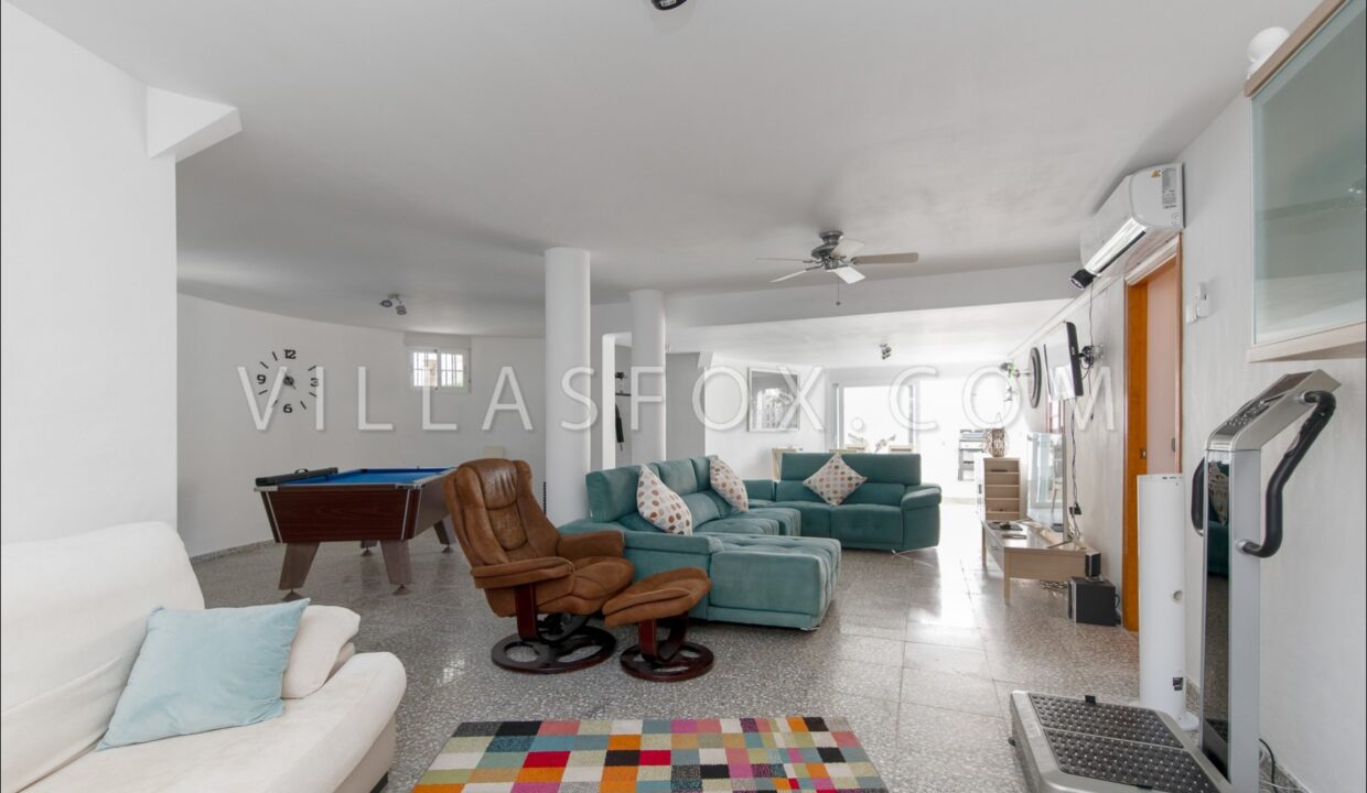 1108_1108_1_29_san_miguel_de_salinas_detached_villa_in_lomas_de_cabo_roig_by_villas_fox_best_estate_agents_