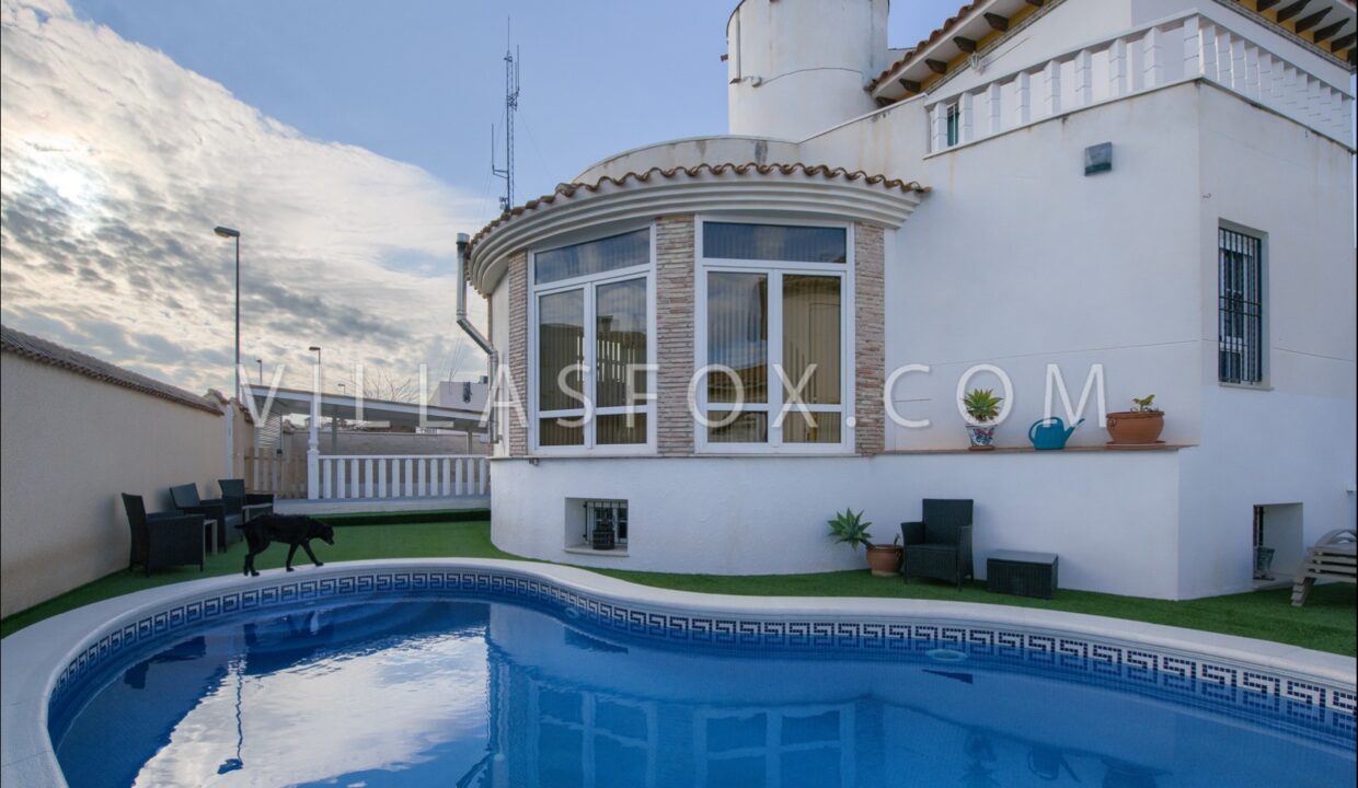 1108_1108_1_2_san_miguel_de_salinas_detached_villa_in_lomas_de_cabo_roig_by_villas_fox_best_estate_agents_