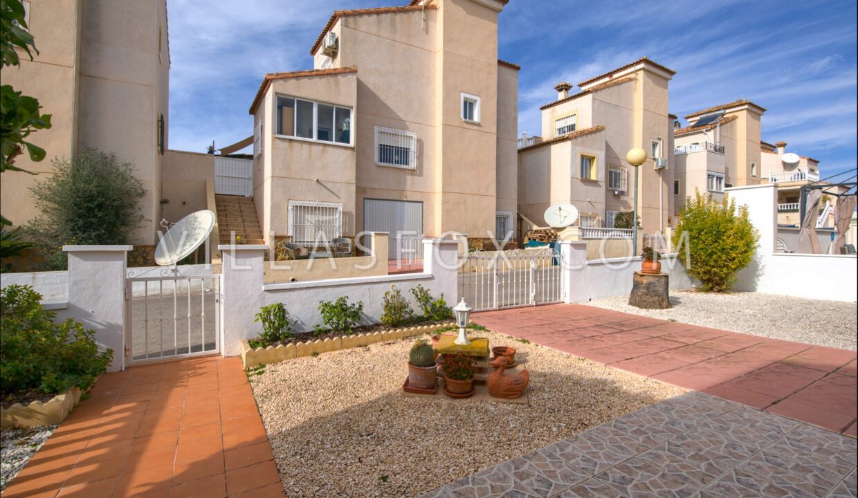 1117_lakeview_mansions_lo_rufete_villa_for_sale_villas_fox-02