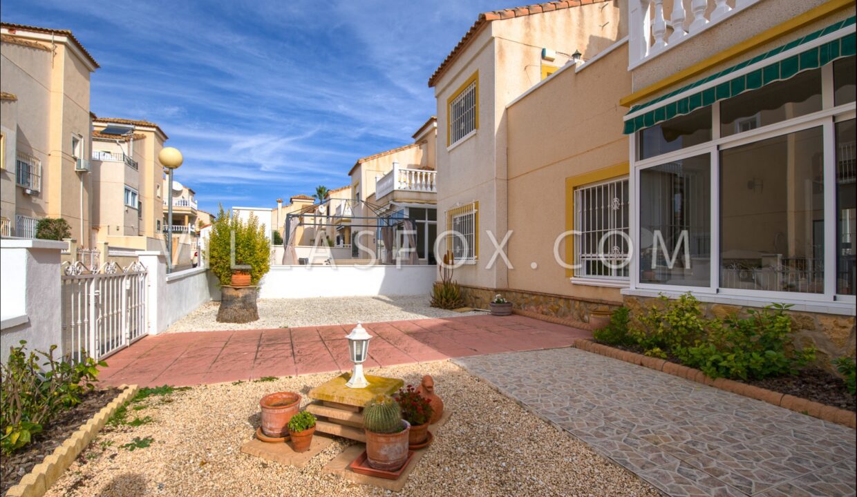 1117_lakeview_mansions_lo_rufete_villa_for_sale_villas_fox-03