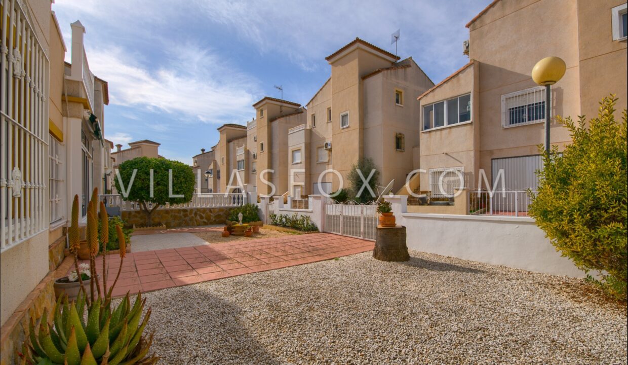 1117_lakeview_mansions_lo_rufete_villa_for_sale_villas_fox-08