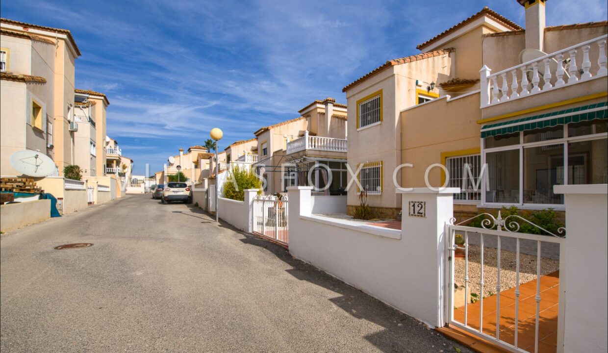 1117_lakeview_mansions_lo_rufete_villa_for_sale_villas_fox-12