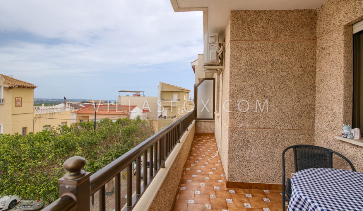 1134_san_miguel_de_salinas_large_3-bedroom_apartment_for_sale_from_villas_fox-05