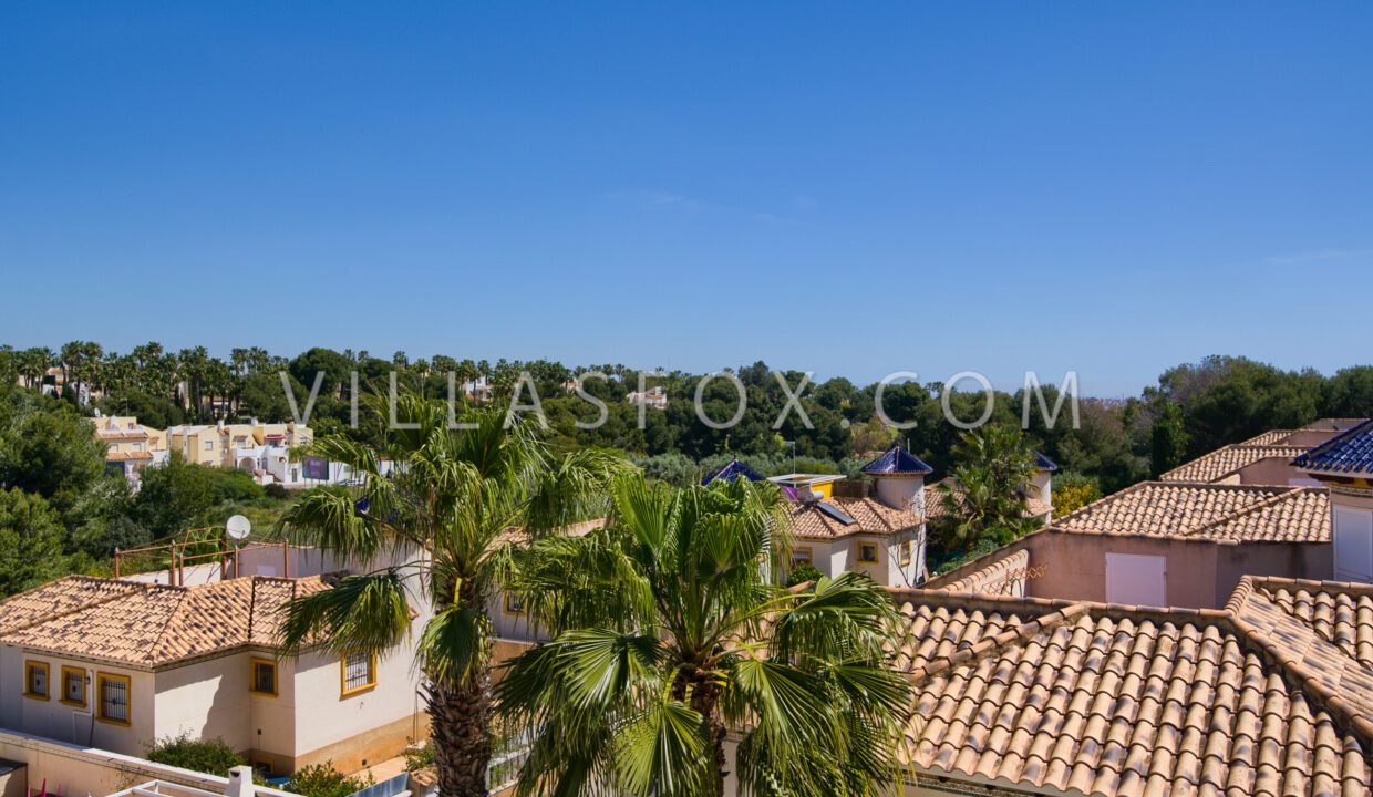 1138_la_pinada_golf_villa_for_sale_villamartin_orihuela_costa-03