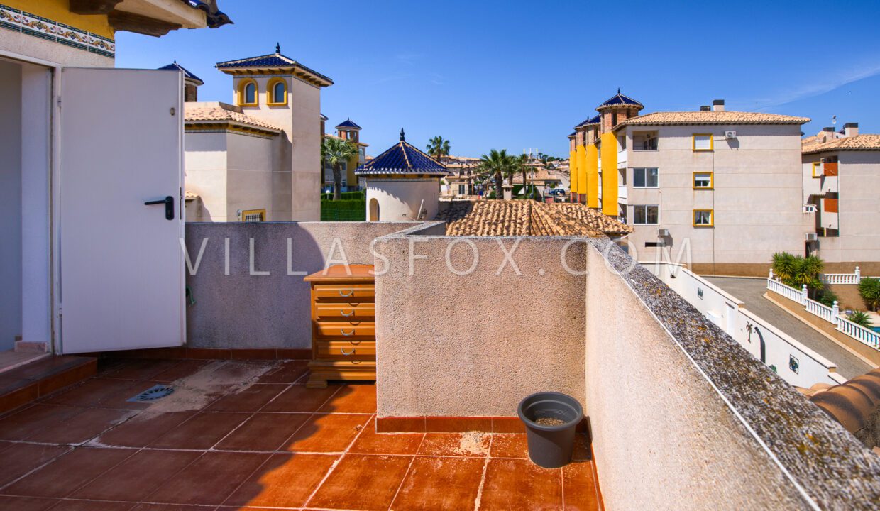 1138_la_pinada_golf_villa_for_sale_villamartin_orihuela_costa-06