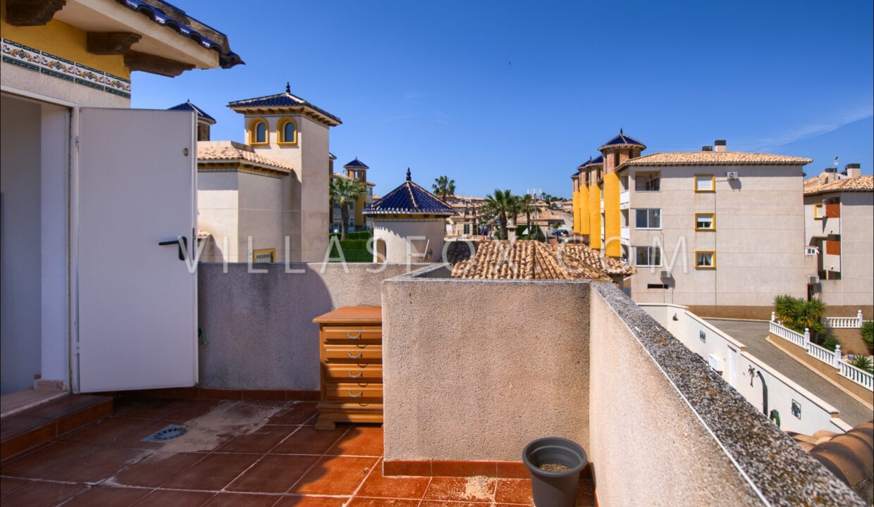 1138_la_pinada_golf_villa_for_sale_villamartin_orihuela_costa-07