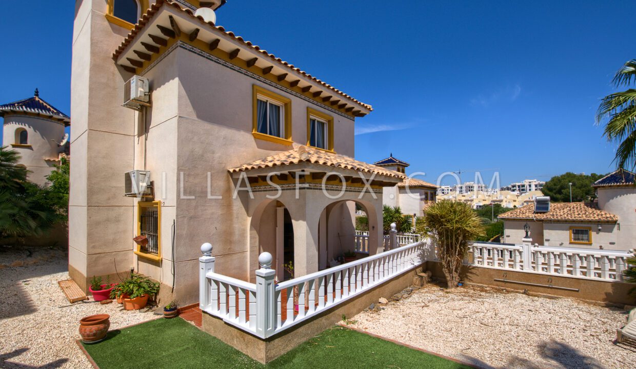 1138_la_pinada_golf_villa_for_sale_villamartin_orihuela_costa-13