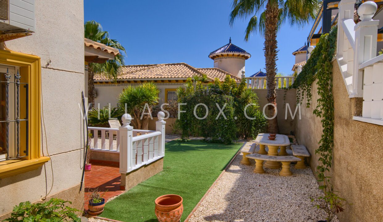 1138_la_pinada_golf_villa_for_sale_villamartin_orihuela_costa-18