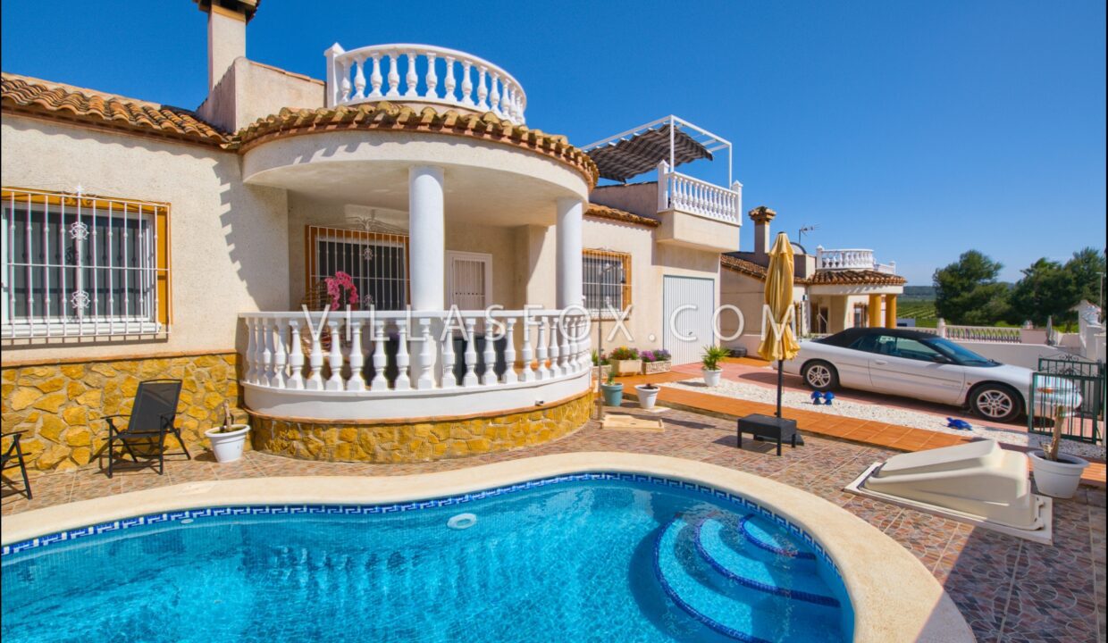 11411651494641LakeviewMansionsLoRufeterefurbisheddetachedvillawithpoolandgarage-32