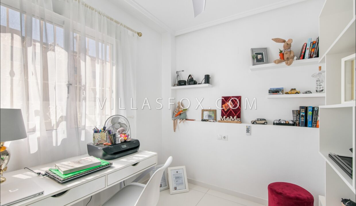 1141_lakeview_mansions_lo_rufete_refurbished_detached_villa_with_pool_and_garage-05