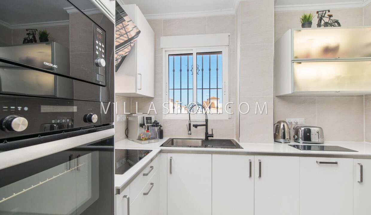 1141_lakeview_mansions_lo_rufete_refurbished_detached_villa_with_pool_and_garage-14