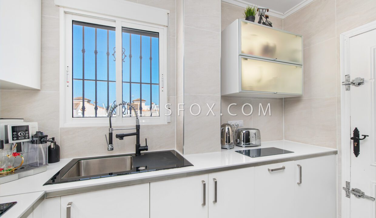 1141_lakeview_mansions_lo_rufete_refurbished_detached_villa_with_pool_and_garage-15