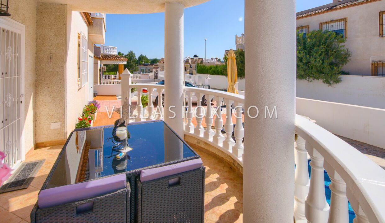 1141_lakeview_mansions_lo_rufete_refurbished_detached_villa_with_pool_and_garage-44