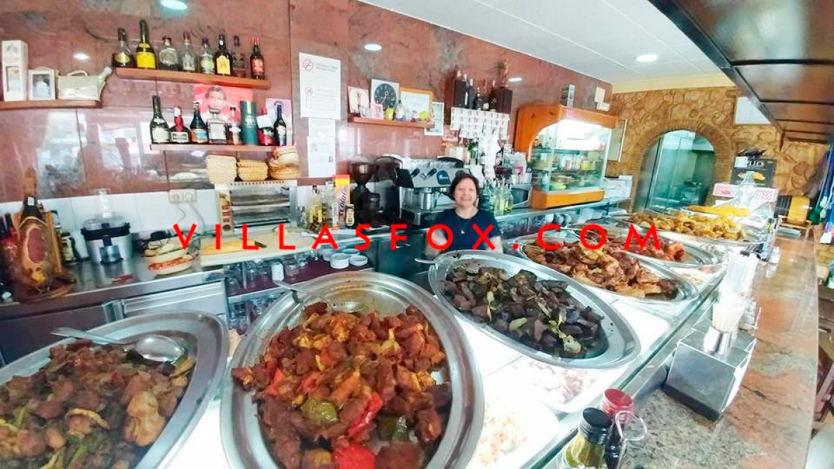 11451652449834Maria_from_Pacos_and_all_the_tapas_-_copia_2_5b478312bd93b