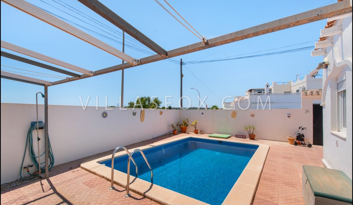 1166_detached_villa_with_pool_balcon_de_la_costa_blanca_san_miguel_de_salinas-25