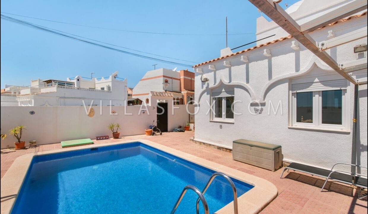 1166_detached_villa_with_pool_balcon_de_la_costa_blanca_san_miguel_de_salinas-26