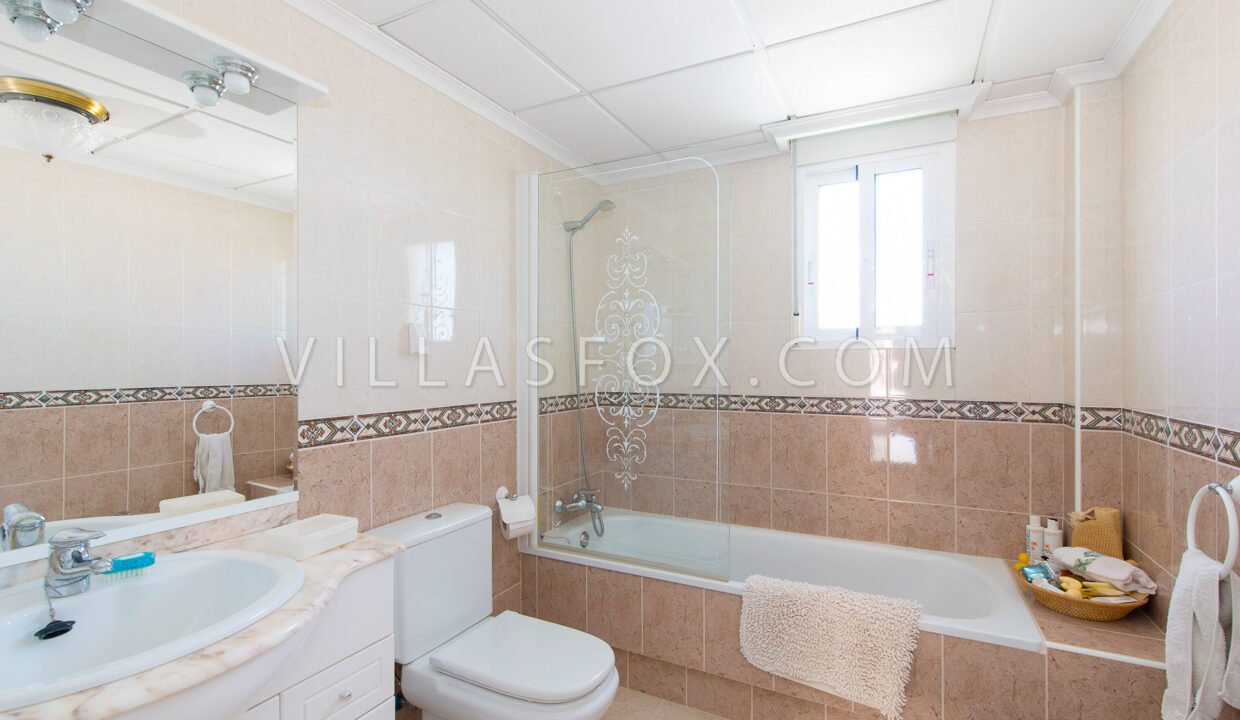 11711658419800VillasmarialuxuryvillaforsalefromVillasFoxwithgreatviews-25