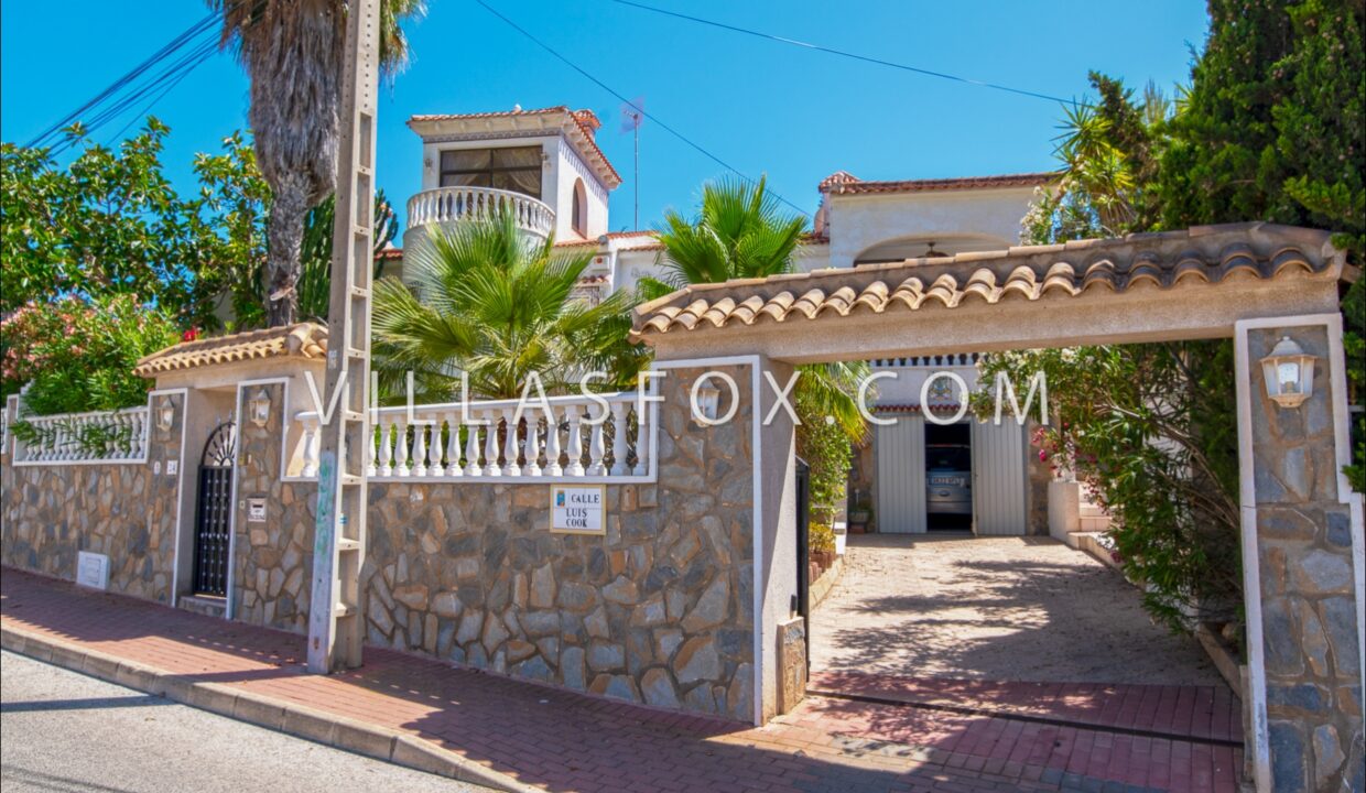 11751659699685LosBalconesvillaforsalewithprivateswimmingpool-67