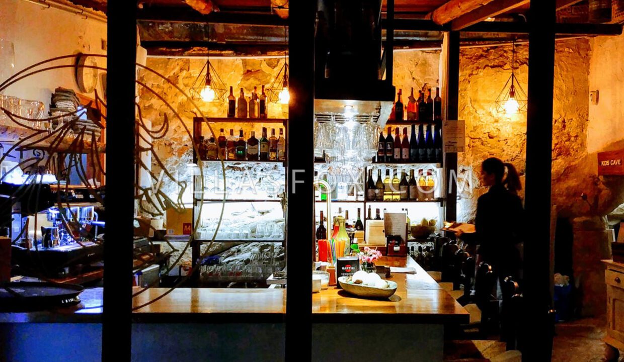 11781660127301lacuevadelatiaramblera