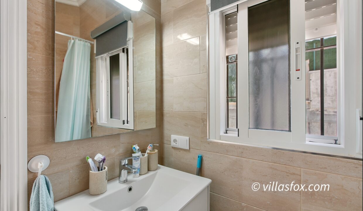 1180_los_pinos_modernised_apartment_for_sale_san_miguel_de_salinas-01
