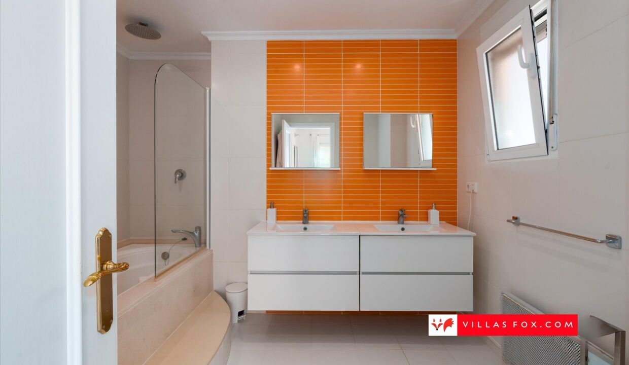 1360_06-villas_maria_las_comunicaciones_san_miguel_de_salinas_luxury_villa_for_sale-13