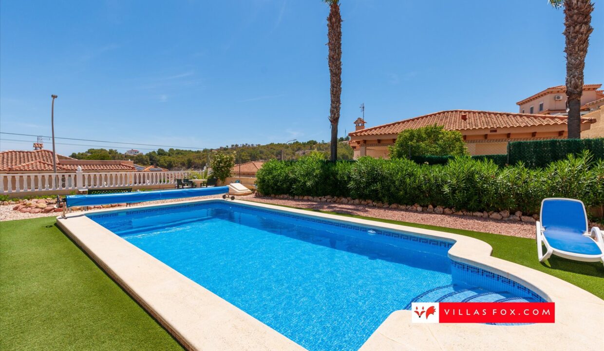 1360_10-villas_maria_las_comunicaciones_san_miguel_de_salinas_luxury_villa_for_sale-55