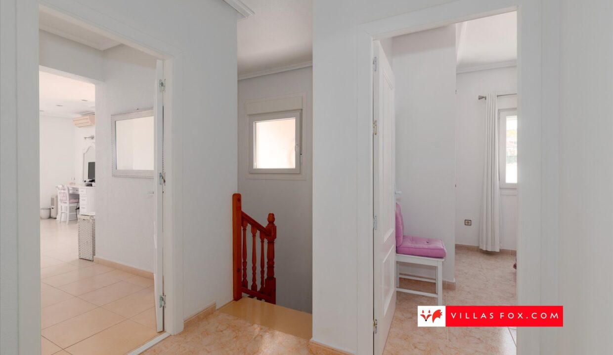 1360_14-villas_maria_las_comunicaciones_san_miguel_de_salinas_luxury_villa_for_sale-05