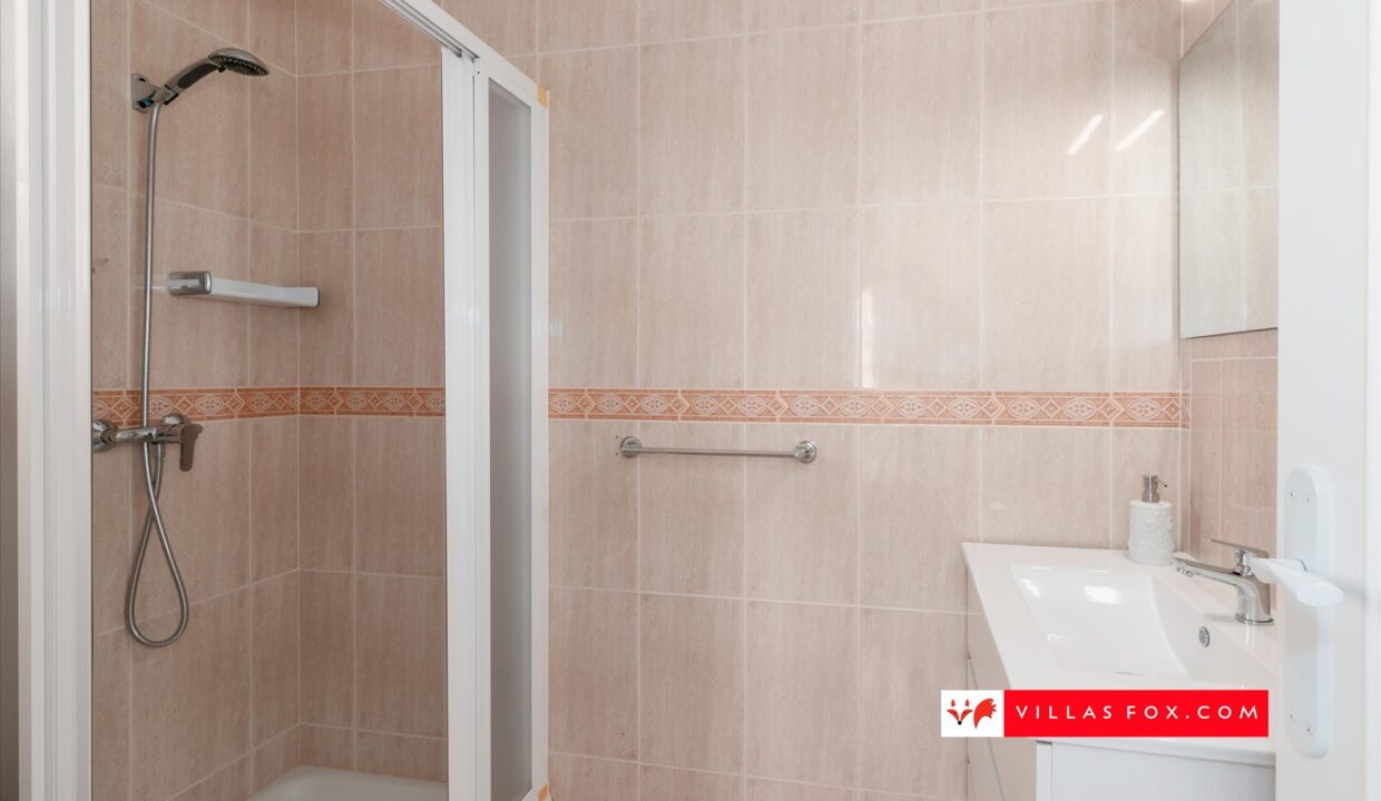 1360_17-villas_maria_las_comunicaciones_san_miguel_de_salinas_luxury_villa_for_sale-09