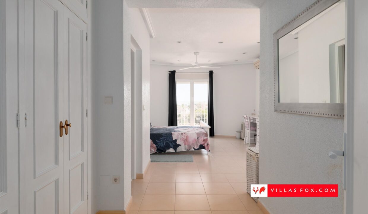 1360_18-villas_maria_las_comunicaciones_san_miguel_de_salinas_luxury_villa_for_sale-10