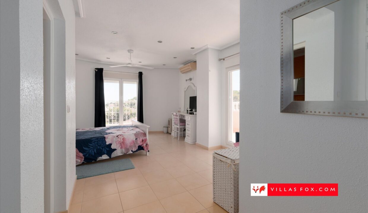 1360_19-villas_maria_las_comunicaciones_san_miguel_de_salinas_luxury_villa_for_sale-11