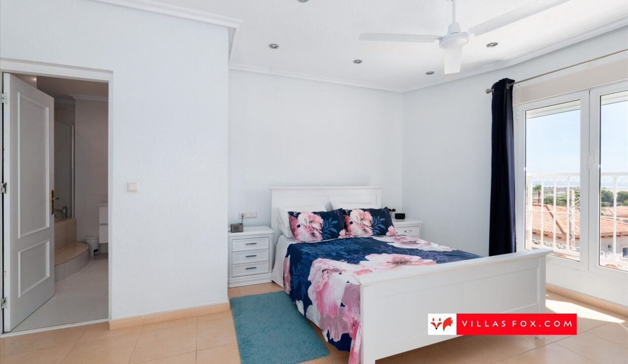 1360_23-villas_maria_las_comunicaciones_san_miguel_de_salinas_luxury_villa_for_sale-17