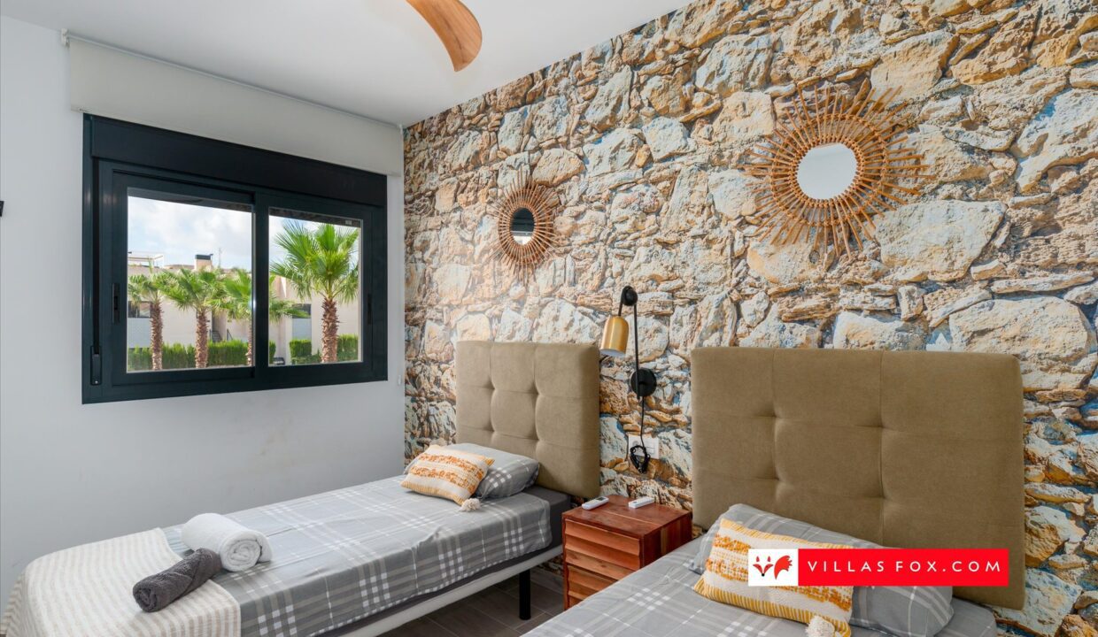 1368_05-luxury_3-bedroom_top-floor_apartment_for_sale_san_miguel_de_salinas-10