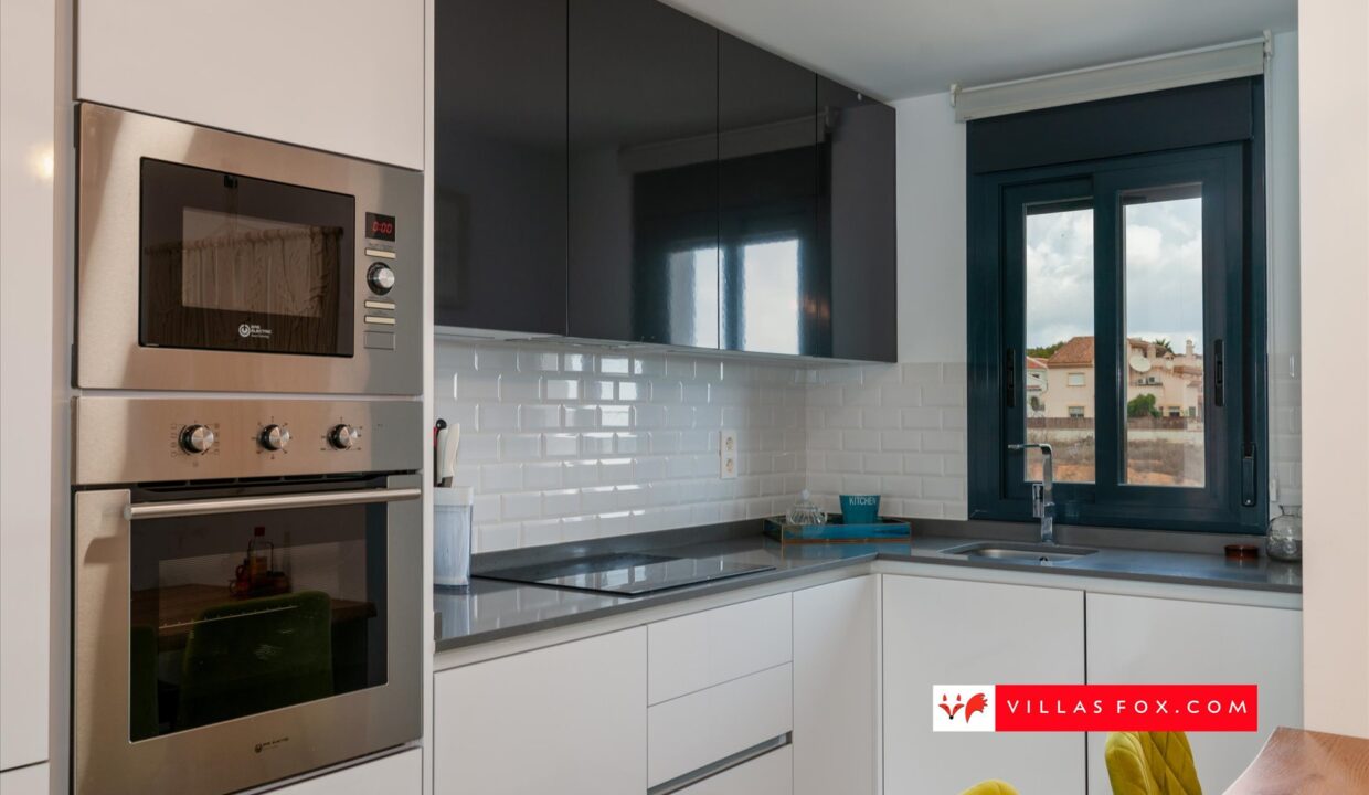 1368_06-luxury_3-bedroom_top-floor_apartment_for_sale_san_miguel_de_salinas-17