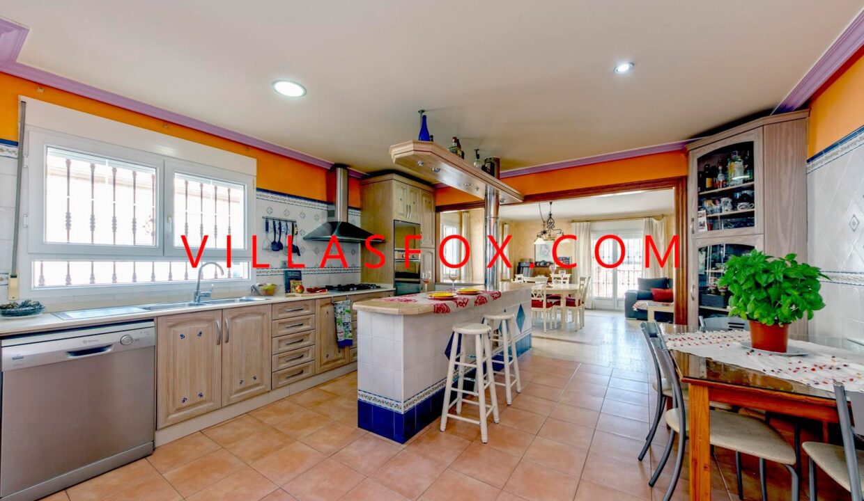 14_San_Miguel_de_Salinas_Townhouse_in_Town_centre_by_Villas_Fox_best_estate_agents_61102ebf96301