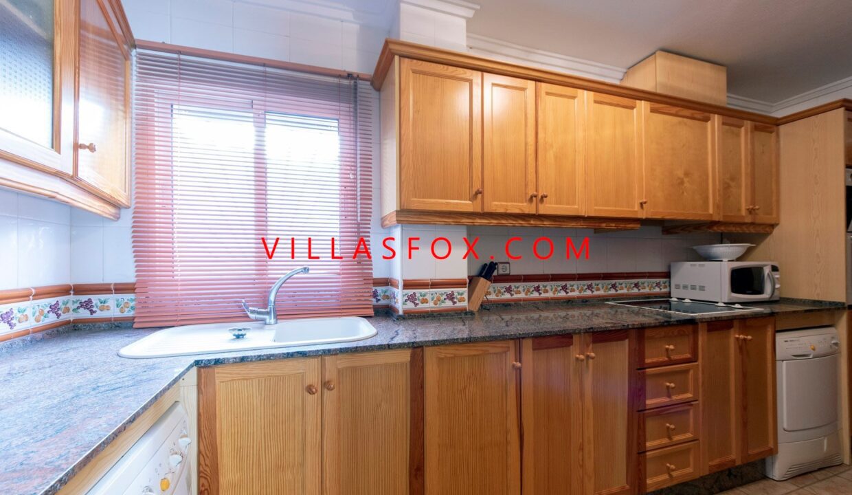 15_San_Miguel_de_Salinas_Detached_Villa_in_Lakeview_Mansions_by_Villas_Fox_best_estate_agents_610ff4cf8b5e4