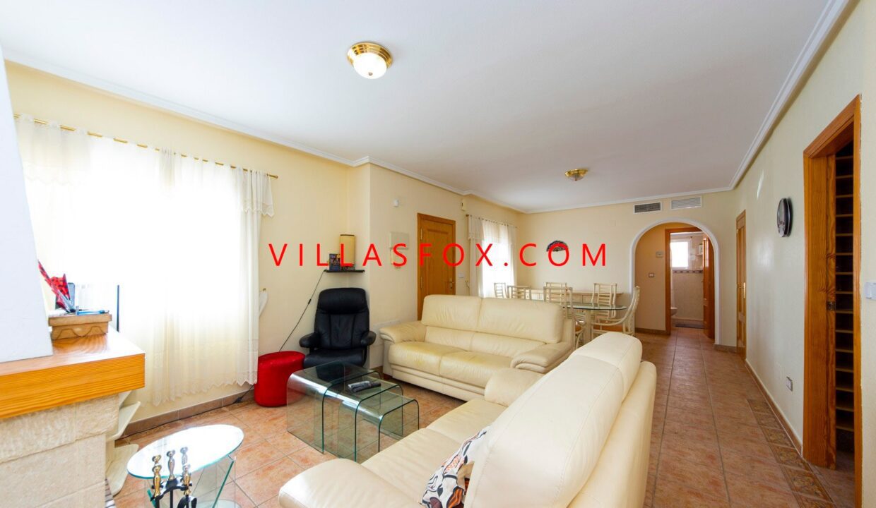 16_San_Miguel_de_Salinas_Detached_Villa_in_Lakeview_Mansions_by_Villas_Fox_best_estate_agents_610ff4cebbcbf