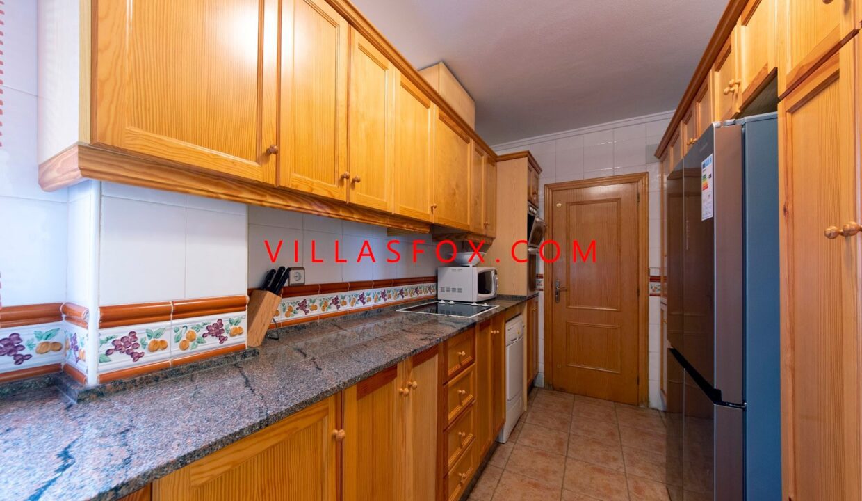 17_San_Miguel_de_Salinas_Detached_Villa_in_Lakeview_Mansions_by_Villas_Fox_best_estate_agents_610ff4cfcdcff