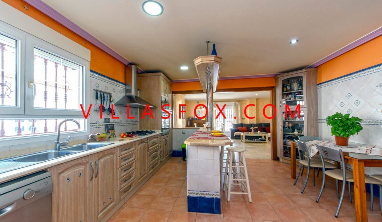 20_San_Miguel_de_Salinas_Townhouse_in_Town_centre_by_Villas_Fox_best_estate_agents_61102ec12353e