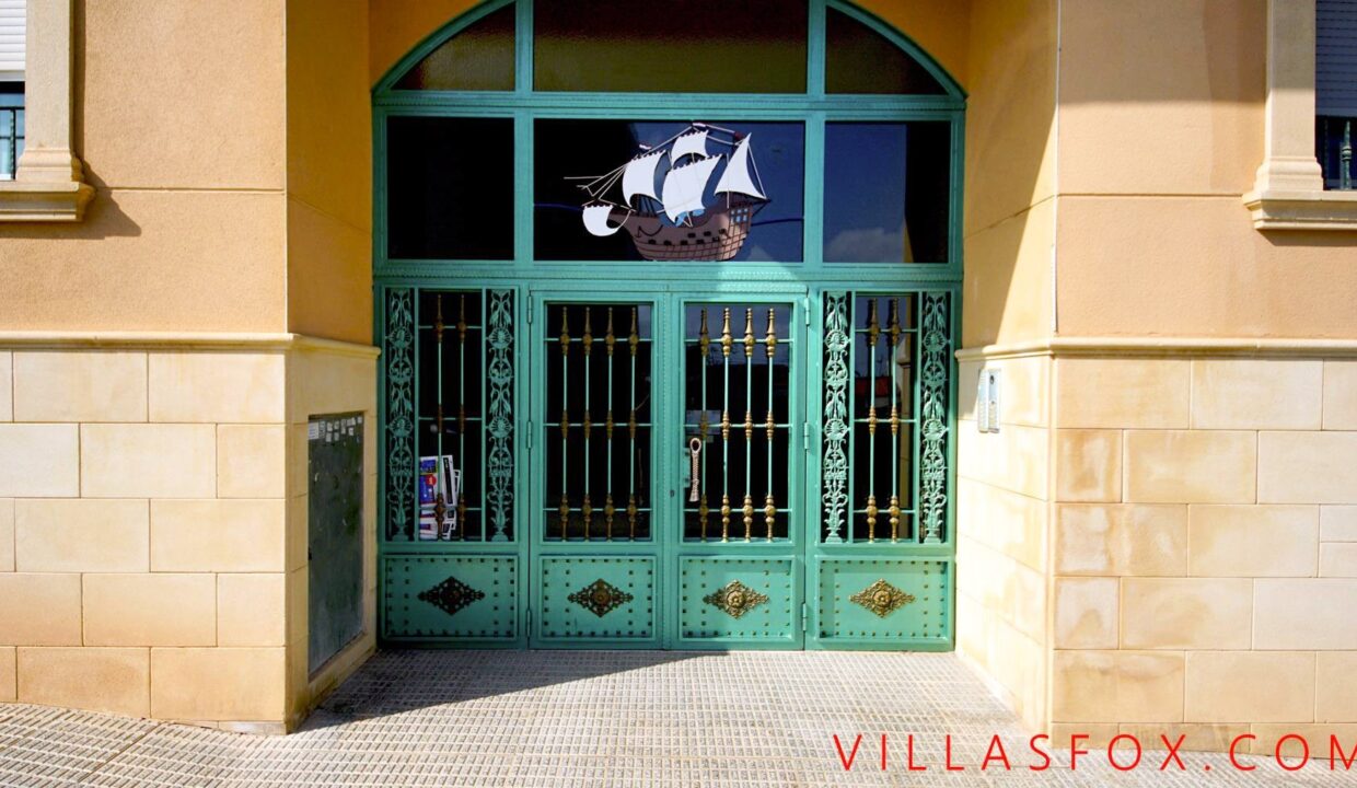 22_San_Miguel_de_Salinas_Apartment_in_Town_centre_by_Villas_Fox_best_estate_agents_6169875f6ae05