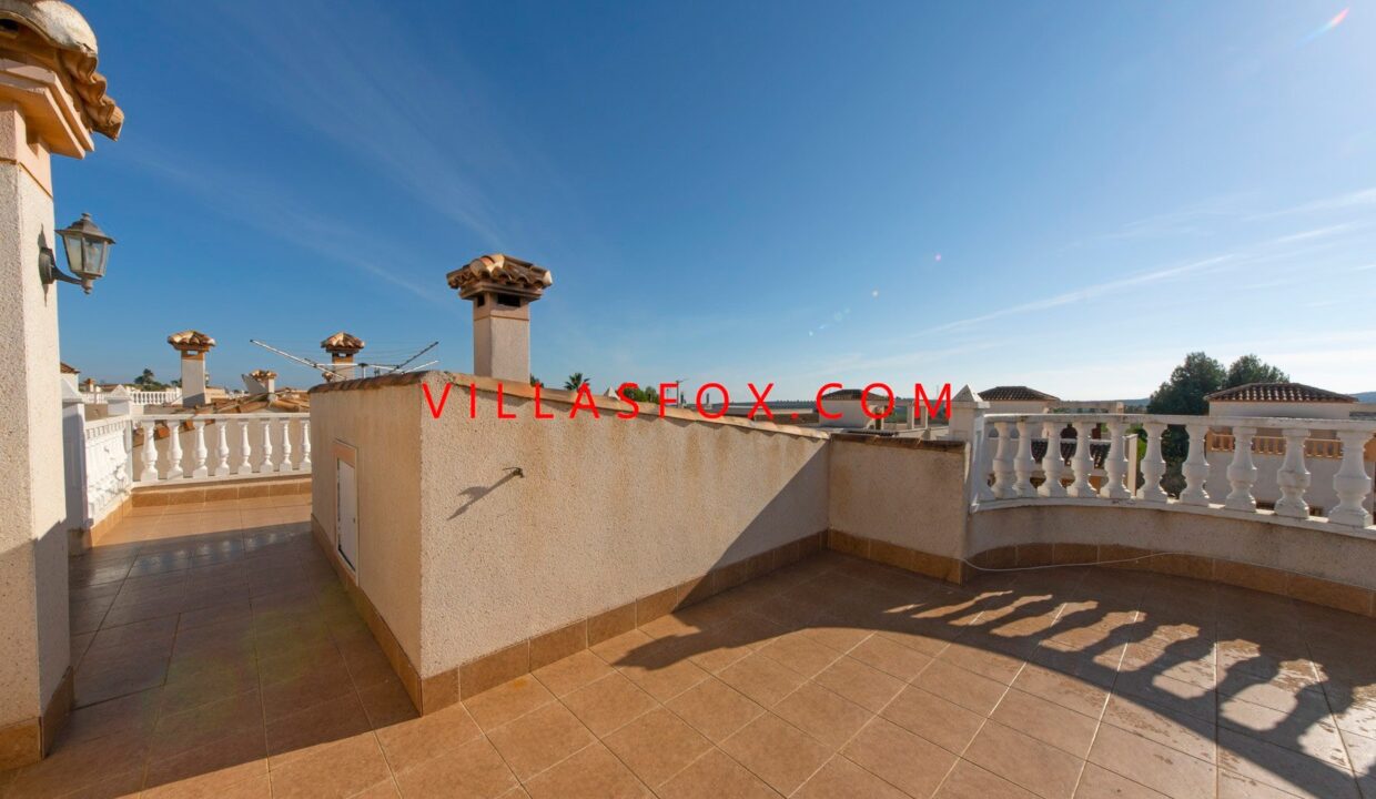 22_San_Miguel_de_Salinas_Detached_Villa_in_Lakeview_Mansions_by_Villas_Fox_best_estate_agents_610ff4d15096b