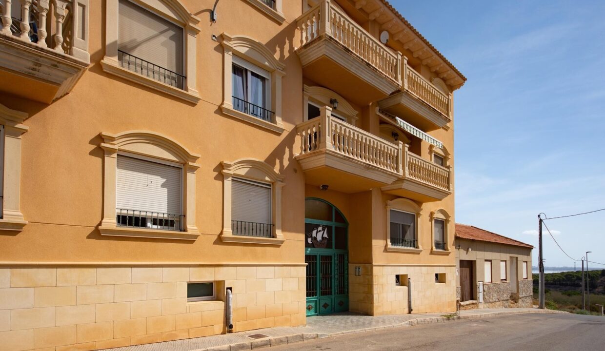 2_San_Miguel_de_Salinas_Apartment_in_Town_centre_by_Villas_Fox_best_estate_agents_616987a566bf9