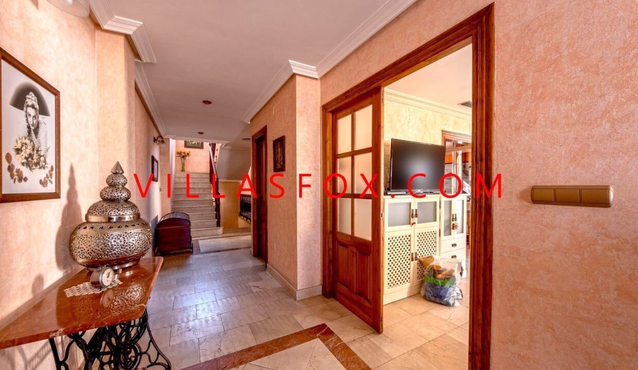 2_San_Miguel_de_Salinas_Townhouse_in_Town_centre_by_Villas_Fox_best_estate_agents_61102e8452af9