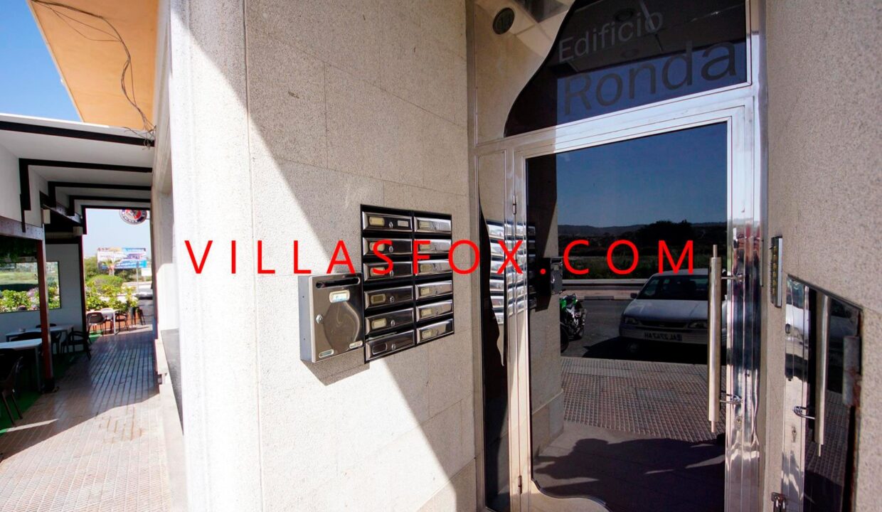31_San_Miguel_de_Salinas_Apartment_in_Town_centre_by_Villas_Fox_best_estate_agents_61103b56a07c1