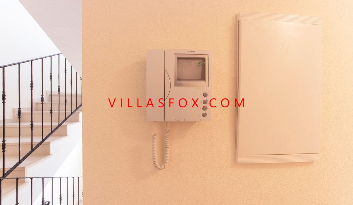 32_San_Miguel_de_Salinas_Townhouse_in_Town_centre_by_Villas_Fox_best_estate_agents_61103298e858e