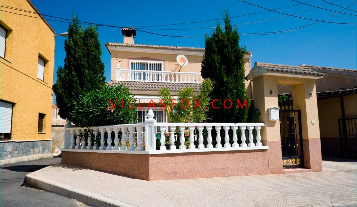 34_San_Miguel_de_Salinas_Villa_in_Town_centre_by_Villas_Fox_best_estate_agents_61103fd50bb28